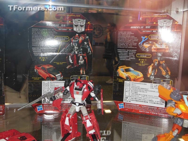 Sdcc 2012 Toys R Us Transformers Generations Asia Exclusive Swerve  (116 of 141)